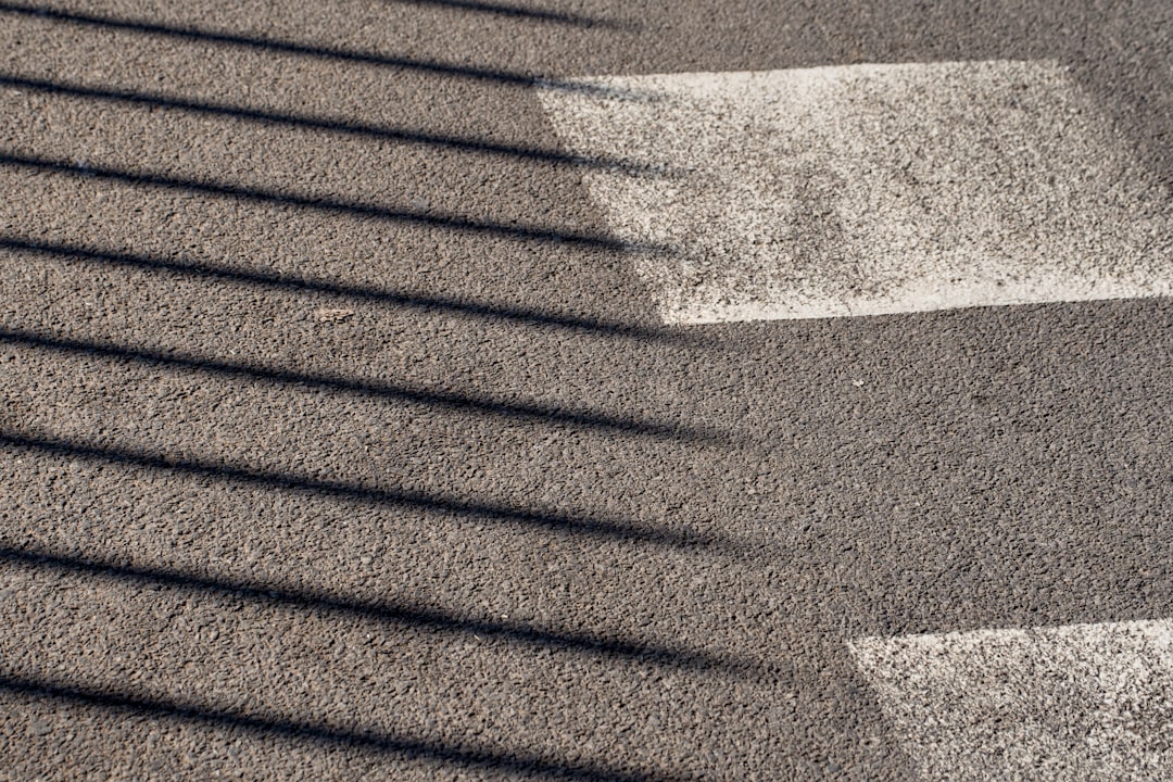 Carpeted corridor for comparing traffic lanes with isolated spots